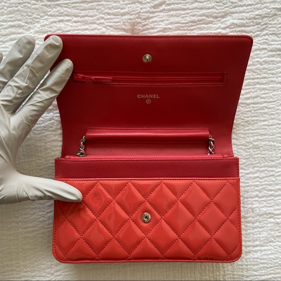 Chanel Patent Quilted Dark Pink Wallet On Chain WOC - Picture 6 of 12